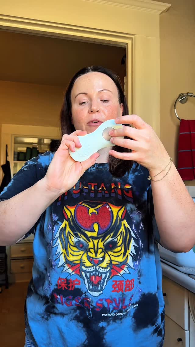 Instagram post by @nicoleleeanne6 for Zomee. Caption reads: [...] easier with this awesome bundle from....