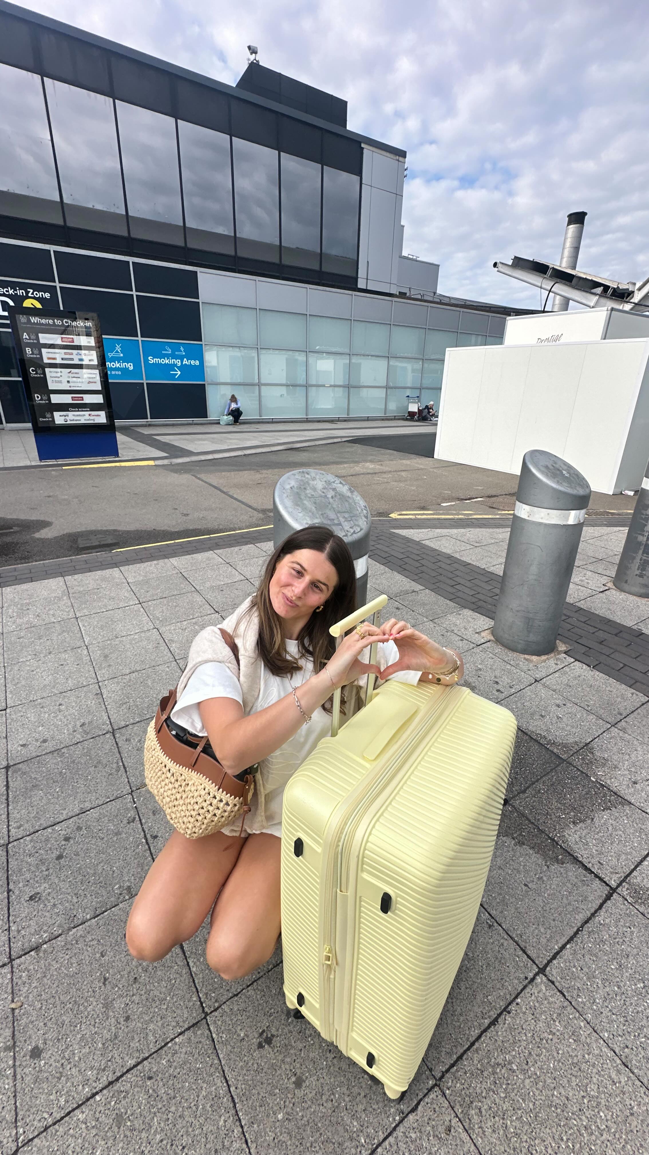 Instagram post by @tabithamy1 for Hawaiian Tropic. Caption reads: ad pack with me for Mallorca!!🧳✈️🌤️🍹🩷

if....