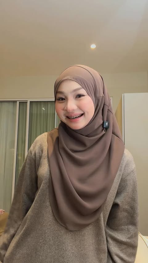 Instagram post by @aireenasf for Shopee Malaysia. Caption reads: Tudung sarung dari Hijabster ni memang best....