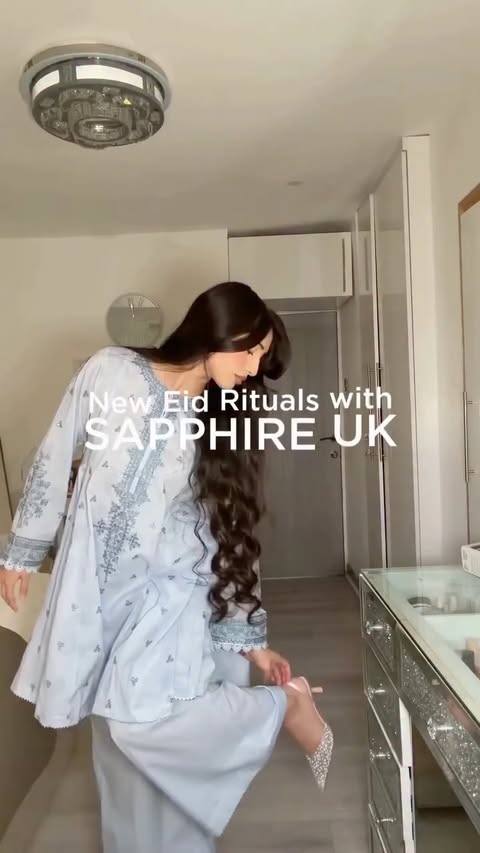 Instagram post by @humnax_ for Sapphire. Caption reads: [...] make the day feel even more special🌙....