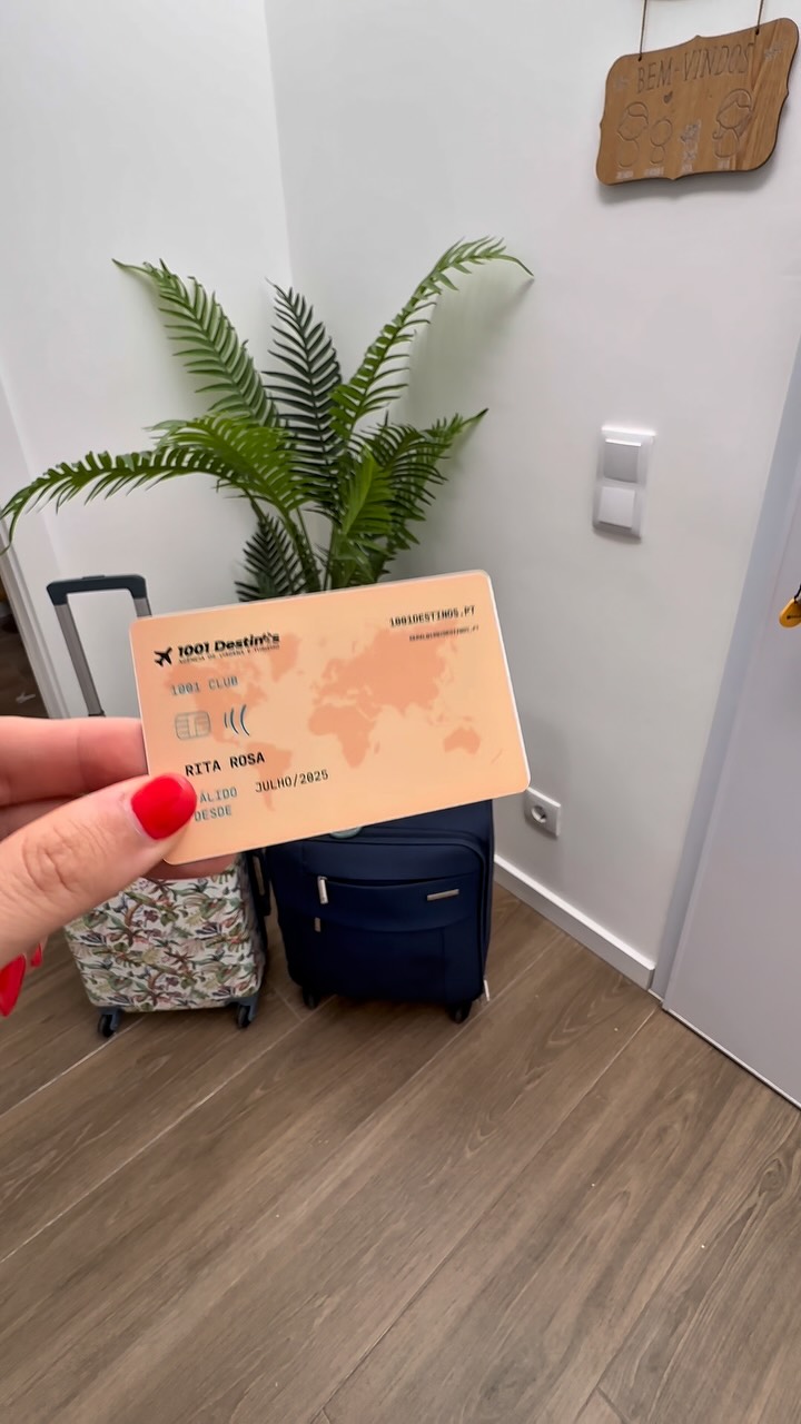 Instagram post by @mdreamsbook for Mr Wonderful. Caption reads: 🇵🇹Malas feitas com a @1001destinos.pt e… puff!....