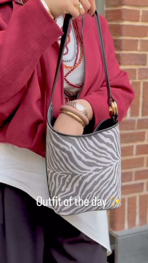 Instagram post by @esra.hisham for Trendyol. Caption reads: Outfit of the day ✨
Links at stories....