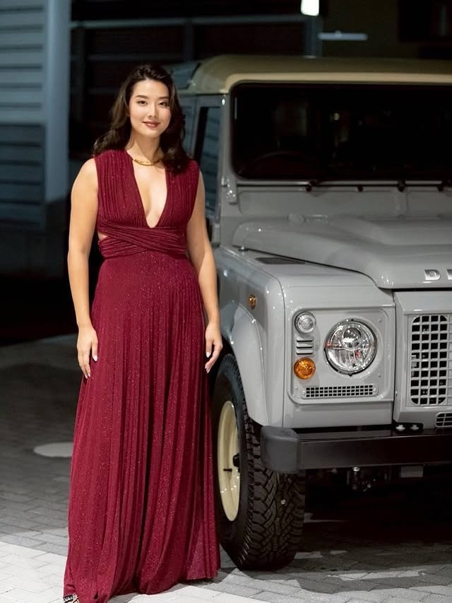 Instagram post by @sumire808 for Elisabetta Franchi. Caption reads: Had the privilege of singing for @rangerover....