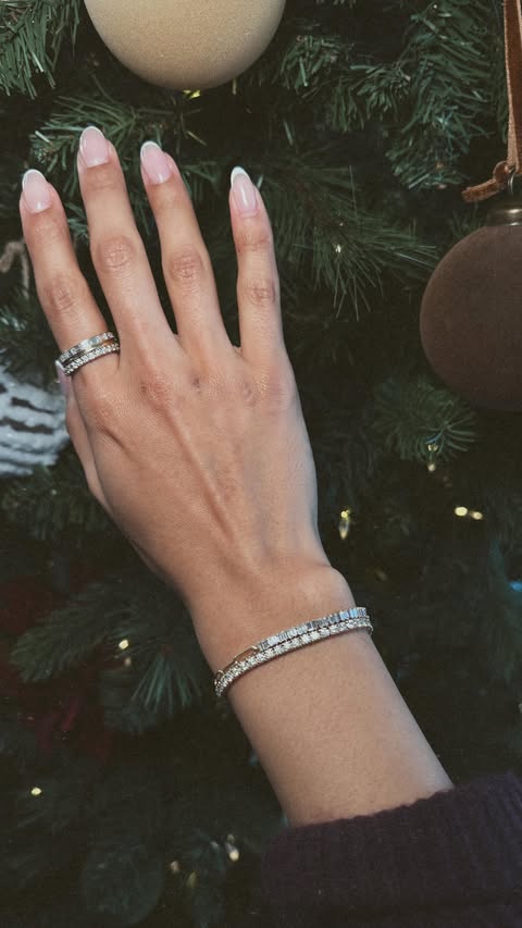 Instagram post by @victorialeatherman for Happy Jewelers. Caption reads: My obsession with #HappyJewelers grows bigger day....