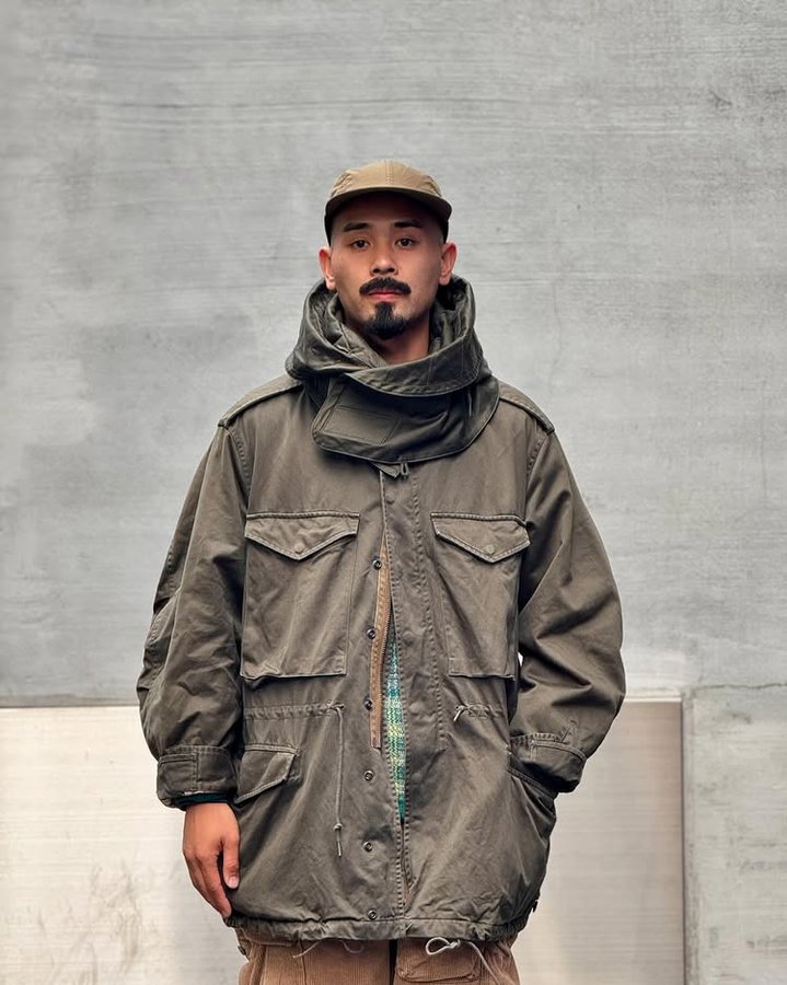 Instagram post by @yanai.jun1 for Palace Skateboards. Caption reads: [...] 回します。BEAMSでは今シーズンはブラックを展開、色違いで欲しい…。
PALACE....