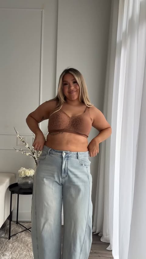 Instagram post by @_stephhunt for Dolce Vita. Caption reads: GRWM midsize 10/12, 185 pounds - my bra & denim....