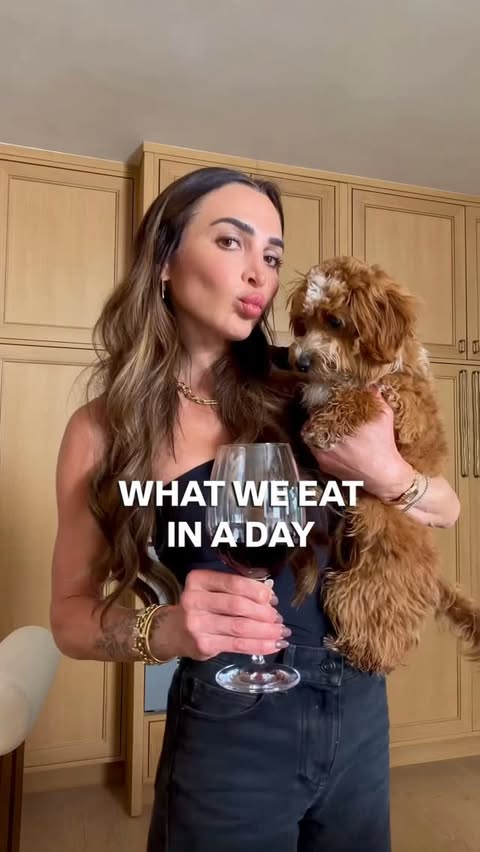 Instagram post by @kalejunkie for The Farmer's Dog. Caption reads: [...] is what Logan eats and that is....