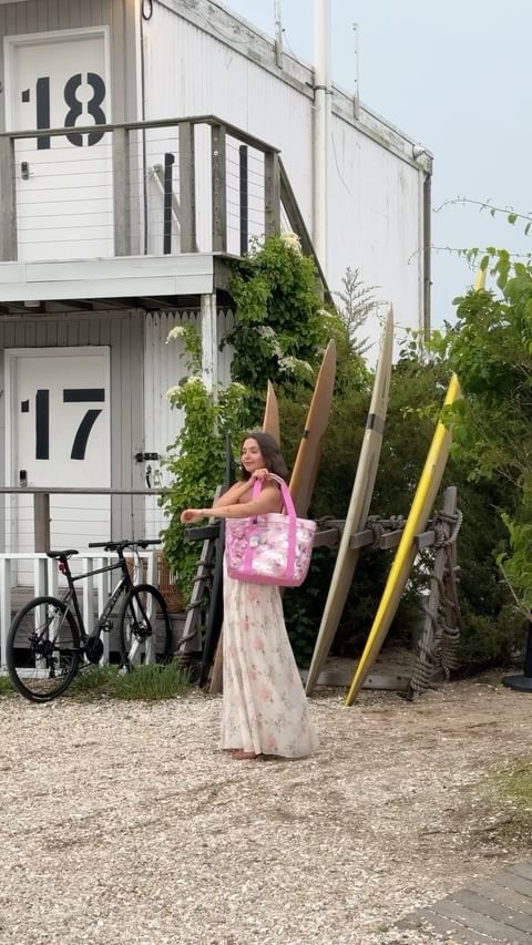 Instagram post by @kelseykotzur for 21Seeds Infused Tequila. Caption reads: #ad beach bag of the summer just dropped! @21seeds....