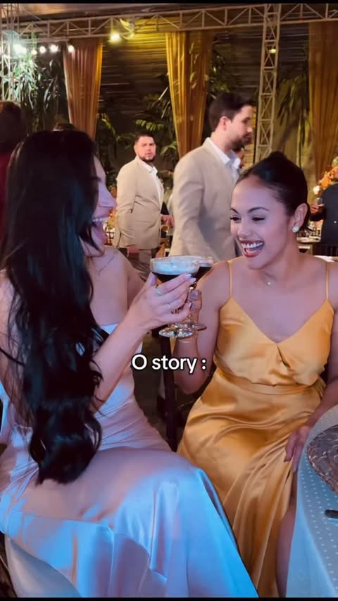 Instagram post by @annacarlalins for Mercado Livre. Caption reads: Marca @ 👩🏾‍🤝‍👩🏻🤫🫵🏻

Id: ANACA1-Z36L....