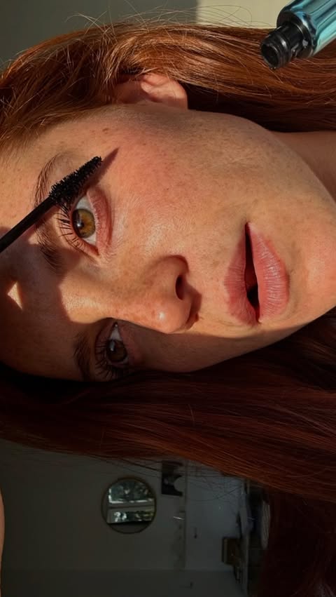 Instagram post by @ludovicabizzaglia for Clinique Italia. Caption reads: [...] full volume waterproof mascara by....