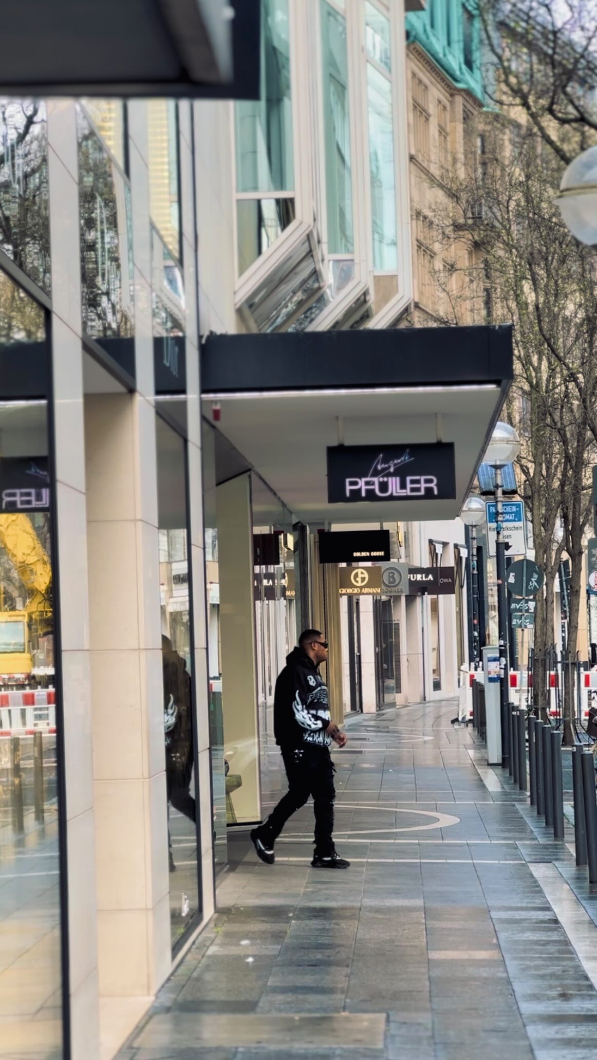 Instagram post by @mr.o.chic.official for Dior. Caption reads: #ad 
rockstaroriginal SAISON

Hoodie....