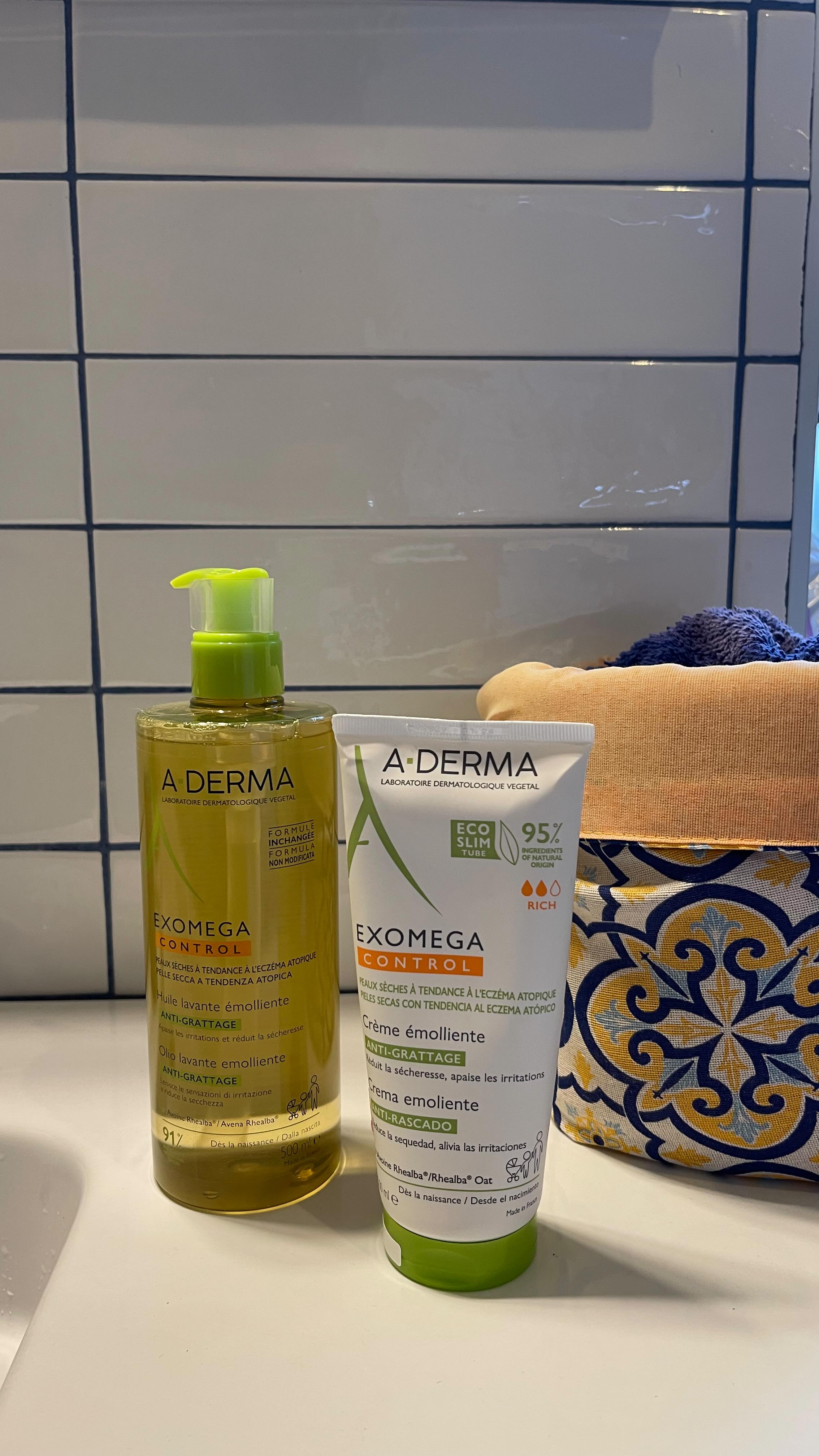 Instagram post by @albina_ravenheart for A-DERMA. Caption reads: prodotti offerti da A-Derma 🫧 

Il mio nuovo duo....