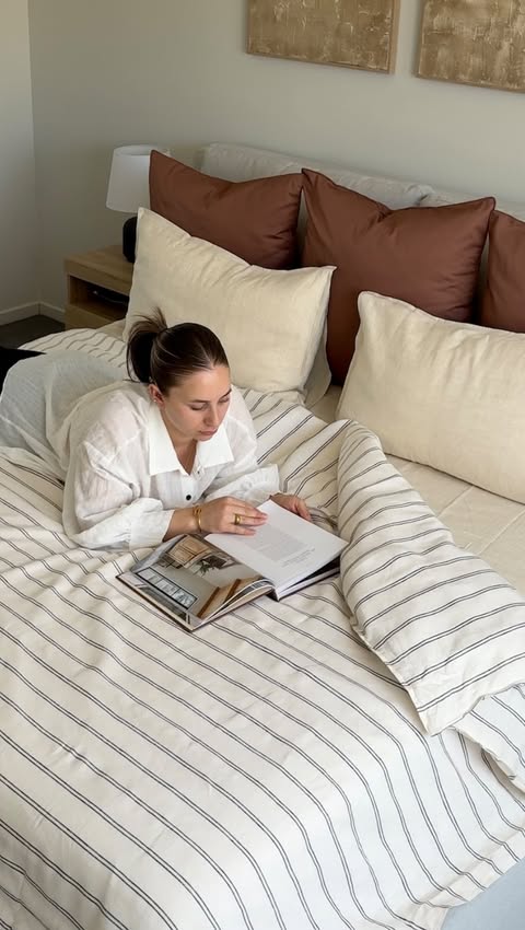 Instagram post by @ozaygiz for Sheet Society. Caption reads: 3 Tips for Hot Sleepers! @sheetsociety have the....