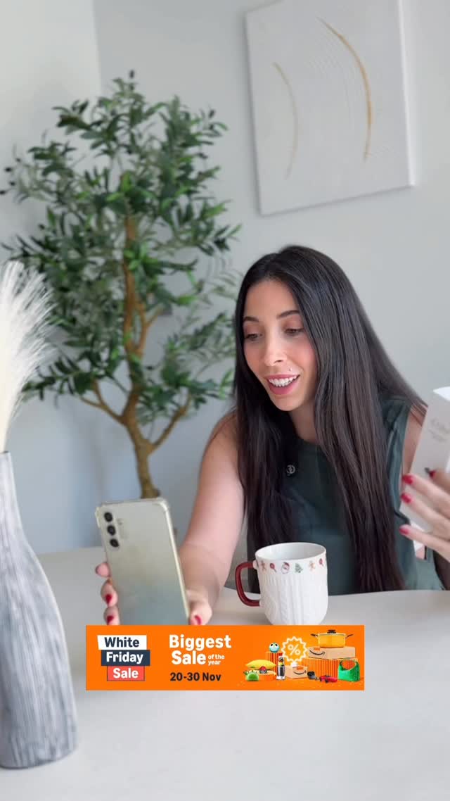 Instagram post by @samantha.kanonji for Amazon AE. Caption reads: Amazon White Friday is HERE! 🛍️ 20–30 Nov… don’t....