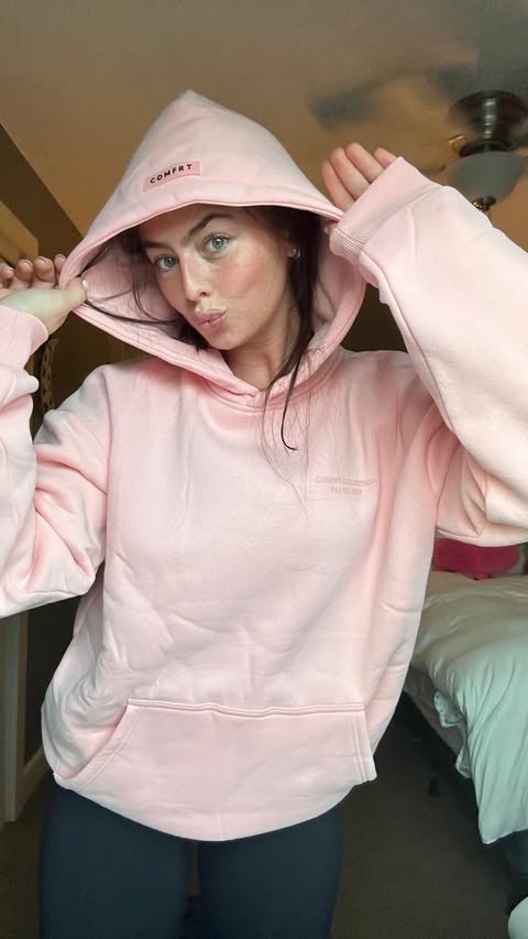 Instagram post by @hip2save for Comfrt. Caption reads: Up to 70% OFF the viral Comfrt hoodies! 🔥
Comment....