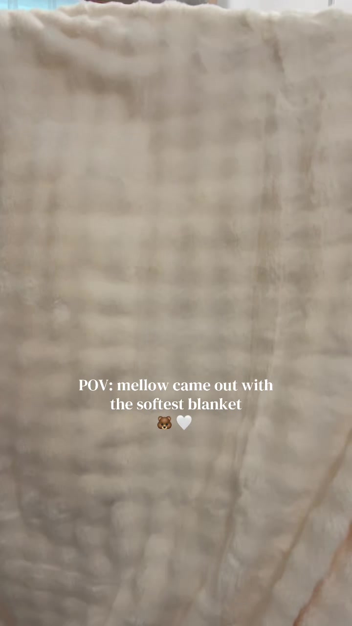 TikTok post by @amberarchivefavs for Mellow Sleep. Caption reads: [...] with the cloud throw blanket from @Mellow....