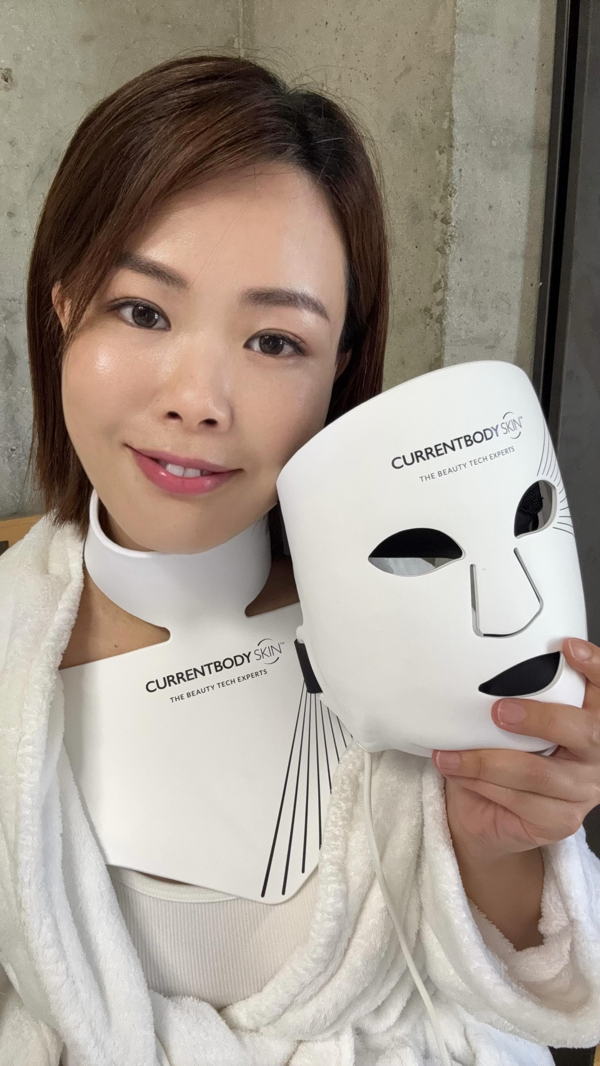 Instagram post by @amber.bites for currentbody. Caption reads: 🌟最近入手第二代嘅CurrentBody Skin LED光療胸頸美容儀，超正💖....