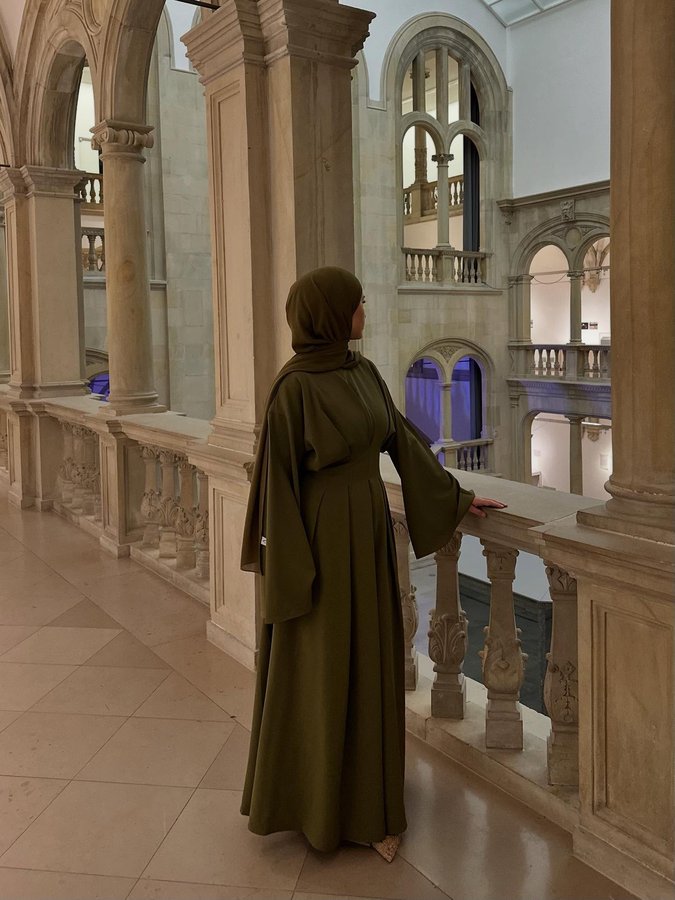 Instagram post by @sereensmr for LOSYANA. Caption reads: [...] design is. 🫒
•
•use ,,SEREENSMR‘‘ for....