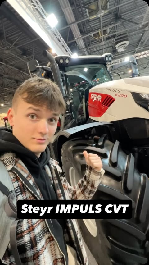 Instagram post by @markusholzschuster for STEYR Traktoren. Caption reads: 1x dicke Bude zum mitnehmen bitte!🙋🏻‍♂️ #steyr....