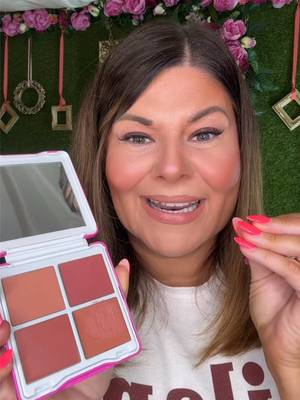 TikTok post by @leannewarrenhestermua for Peaches & Cream. Caption reads: What a lush little lip palette from @Peaches &....