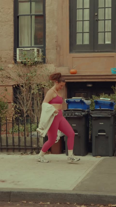 Instagram post by @queen_kirk for Old Navy. Caption reads: @oldnavy powersoft boundless set 🤝 my [...].