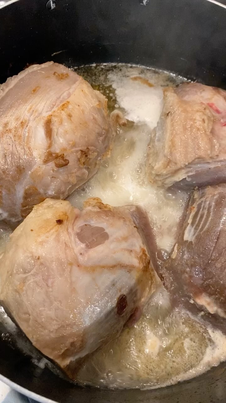Instagram post by @untoldrecipesbynosheen for ThermoWorks. Caption reads: [...] batch of my Homemade Deli Roast Beef!....