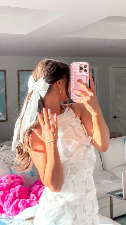 Instagram post by @thelaurennorris for Disney Parks. Caption reads: [...] TO ORLANDO WITH @disneyweddings &....