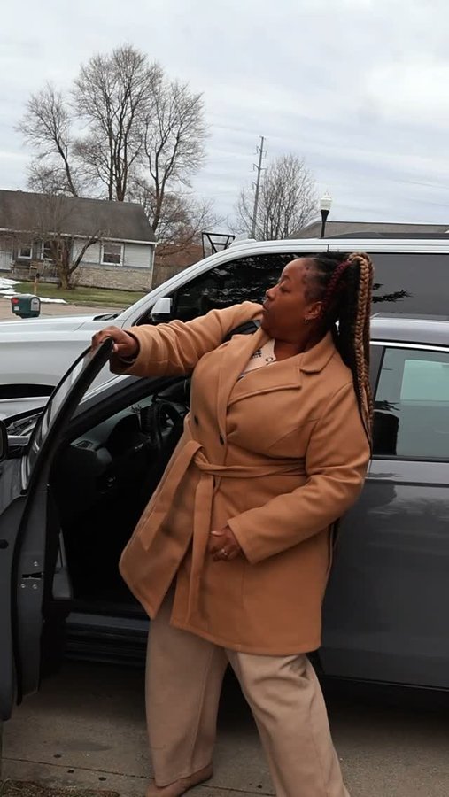 Instagram post by @queencurvy614 for Big Fig Mattress. Caption reads: What’s your plans for today? 

💜✨ The **Big Fig....