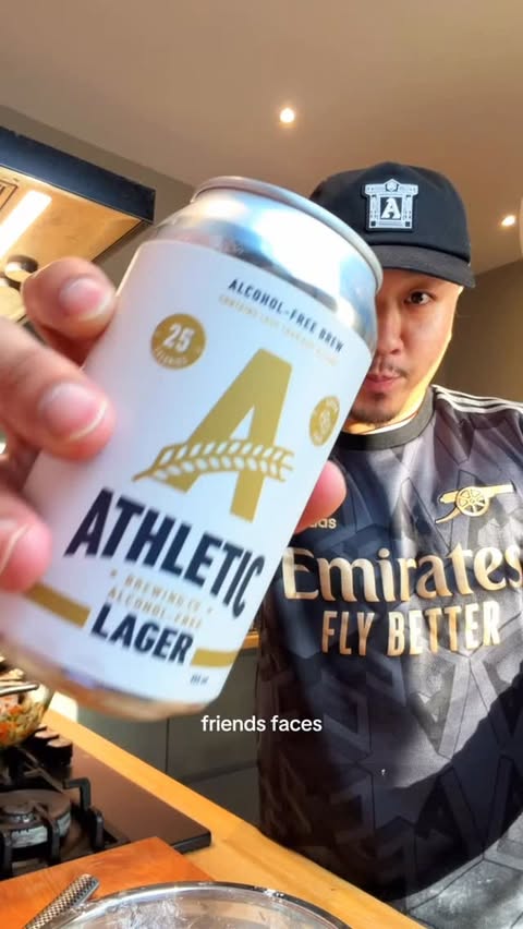 Instagram post by @justin_the_dustbin for Athletic Brewing. Caption reads: Spicy Fried Chicken w/ @athleticbrewingeu....