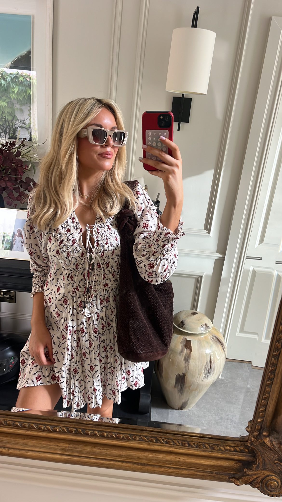 Instagram post by @hannahcjsaunders for Bare by Vogue. Caption reads: [...] with the hubby! Full routine using....