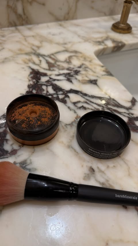 Instagram post by @shaymone for bareMinerals. Caption reads: [...] until it's not 😅 One click of @bareminerals....