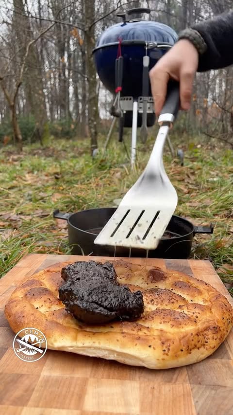 Instagram post by @orman_lezzetleri for Weber BBQ Türkiye. Caption reads: @weberbbqturkey işbirliğiyle elma odununda....