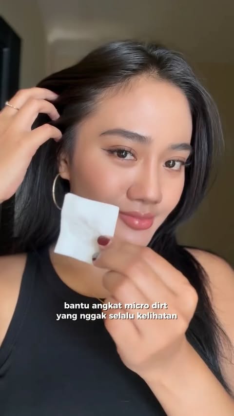 Instagram post by @nayasasa_ for Garnier Indonesia. Caption reads: [...] sekarang lewat keranjang kuning!....