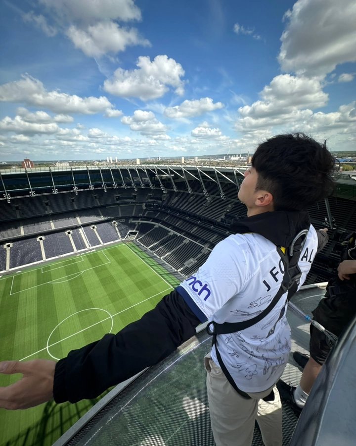 Instagram post by @jfootballtv for ExpressVPN. Caption reads: [...] Congratulations 🎉 Thank you for @expressvpn....