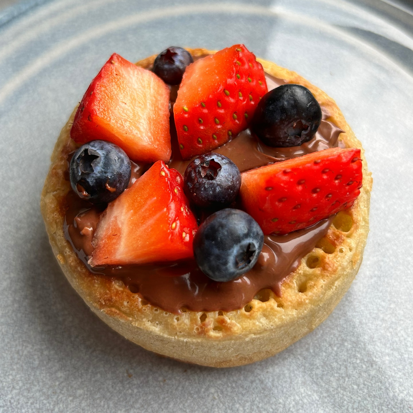 Instagram post by @ellie_steele__ for Hello Yummy Box. Caption reads: [...] spread courtesy of my monthly....