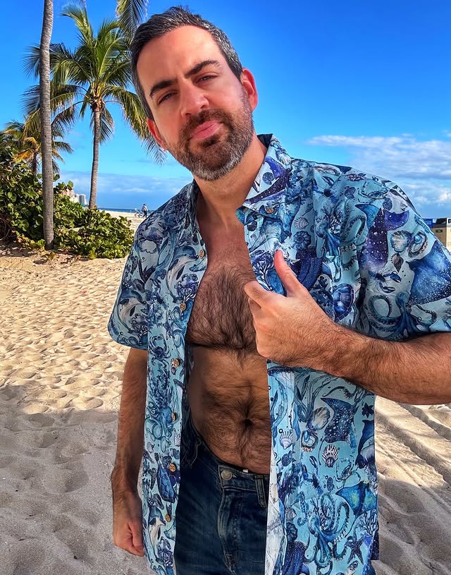 Instagram post by @schneiderfactor for Yiume. Caption reads: [...] short for boring shirts. Make waves with....