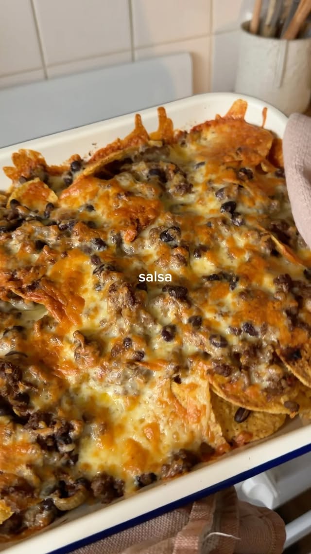 Instagram post by @wholesomefoodiemel for Old El Paso. Caption reads: [...] around the table. Tonight I used Old El Paso....