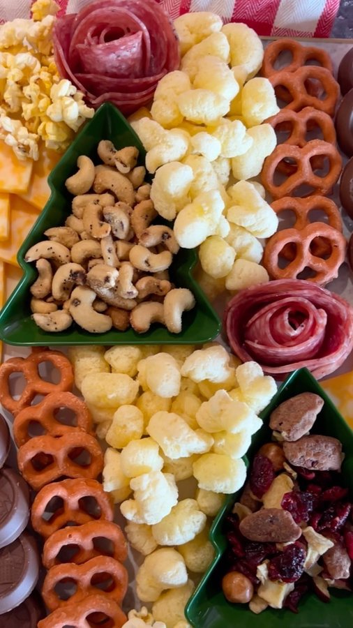 Instagram post by @happyfamilyblog for Soapbox Influence. Caption reads: #ad Looking for a way to make your holiday....