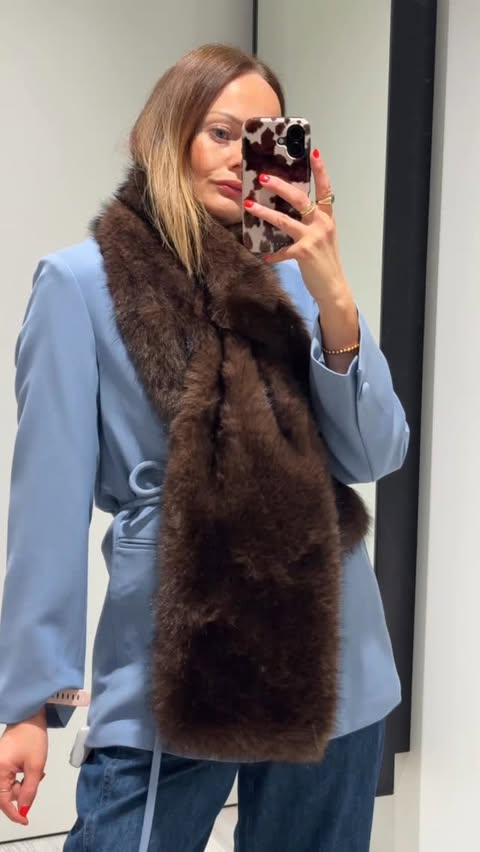 Instagram post by @superbetty79 for Dunnes Stores. Caption reads: The Bettys brief me and I do the work! ✍️✨....