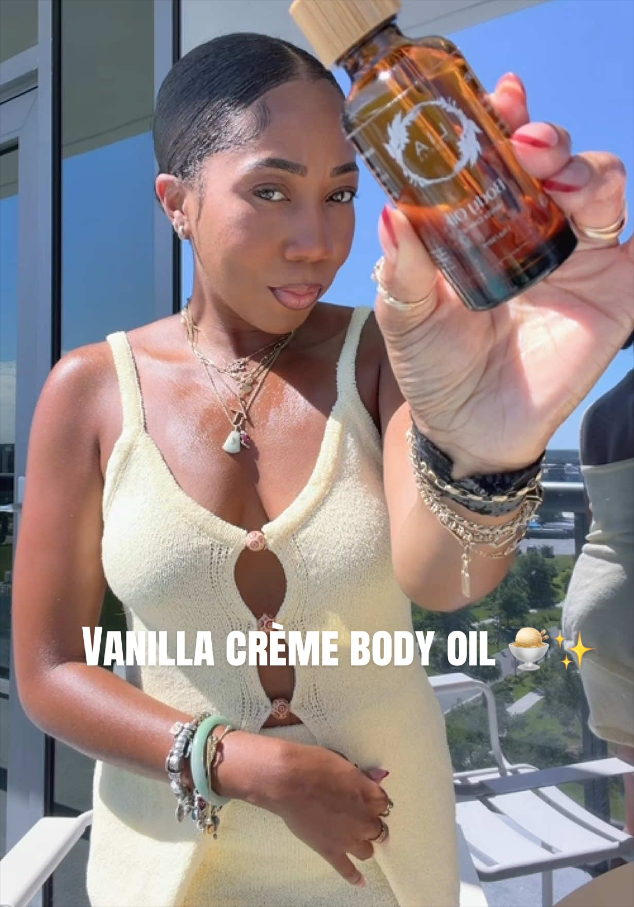 TikTok post by @turah21 for LIA Organics. Caption reads: [...] Absorbing, Lightweight Body Oil. @LIA....