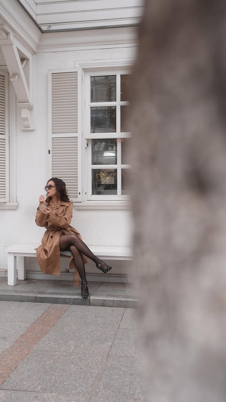 Instagram post by @nilaylin for Sunglass Hut. Caption reads: Tarzımı güneş gözlüklerim, ruhumu ise kendime olan....