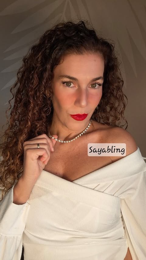 Instagram post by @melitagrasso84 for Sayabling Jewelry. Caption reads: [...] con bottone e zaffiro bianco....