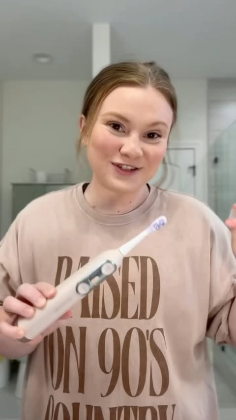 Instagram post by @leximaedennis for Soocas Oral Care Management. Caption reads: T1Ds are 40% more likely to have untreated....