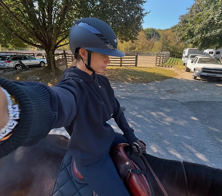 Instagram post by @zarashowjumper for Dada Sport. Caption reads: Another day another @dadasport outfit 👀💙 .....