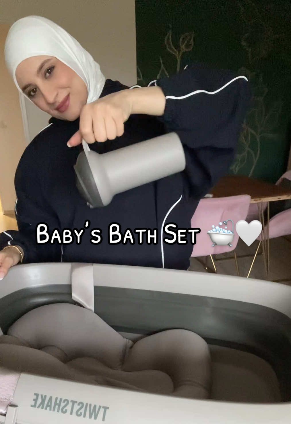 TikTok post by @ranimrismail for Twistshake. Caption reads: 📣 Holiday Sale at @TWISTSHAKE 🎅 Up to 60% off....