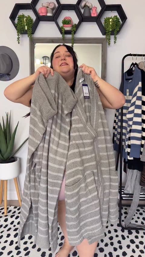 Instagram post by @curvy_chronicles for Smash + Tess. Caption reads: @smashtess just launched their Bonnie Boucle sets....