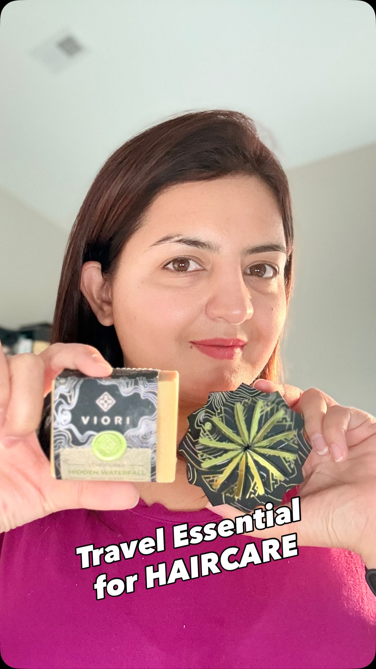 Instagram post by @symplee_sara for VIORI. Caption reads: 𝐓𝐑𝐀𝐕𝐄𝐋 𝐏𝐀𝐂𝐊 𝐇𝐀𝐂𝐊!! @vioribeauty....