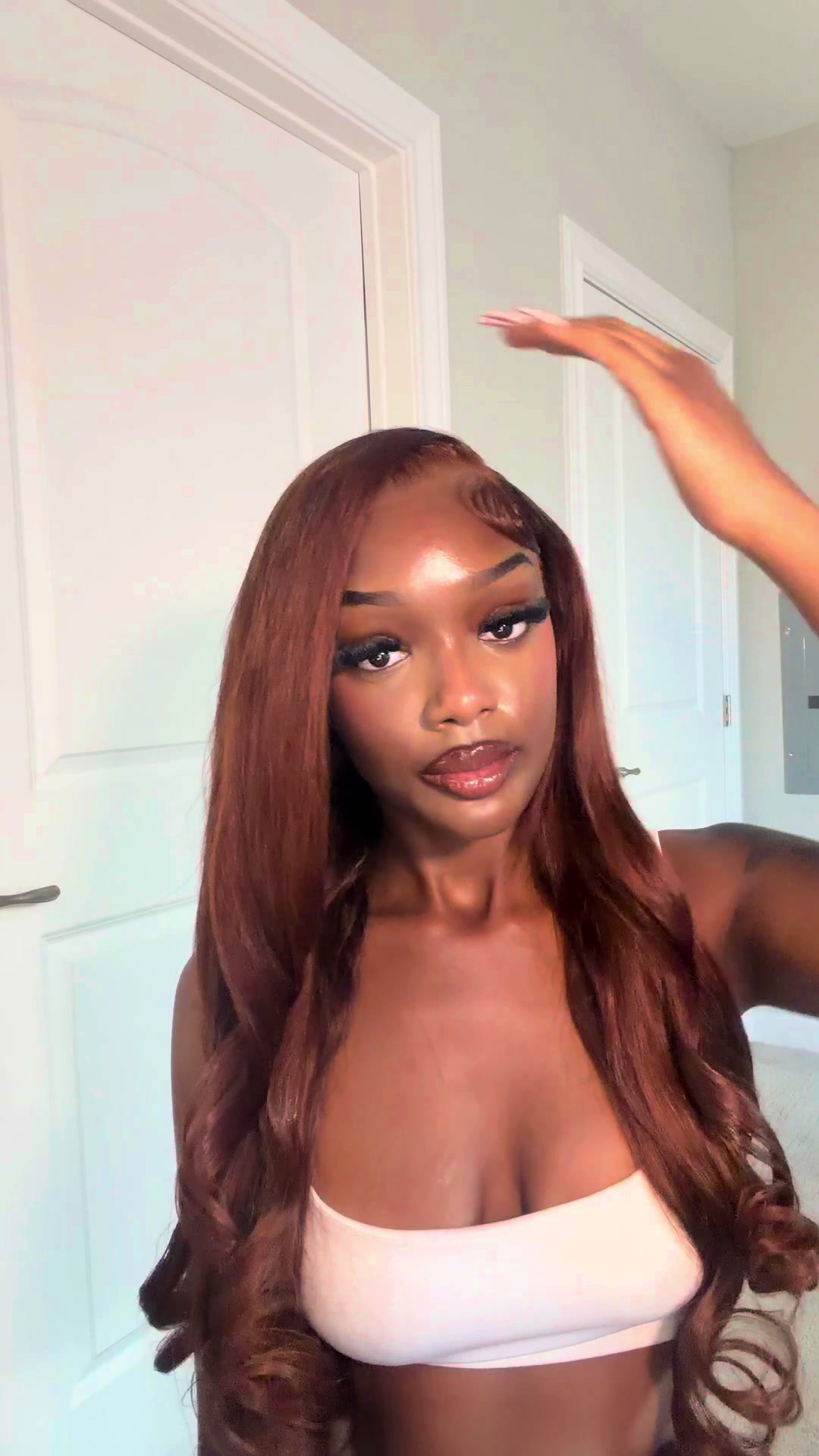 TikTok post by @e.sseencee for ITODAY Hair. Caption reads: @ITODAY Hair #chocolatewig #itodayhair #wiginstall.