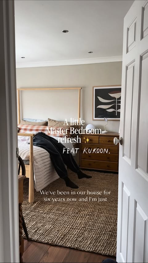 Instagram post by @laurawildlove for Kukoon Rugs. Caption reads: [...] have a patchy bedroom. The rug from....