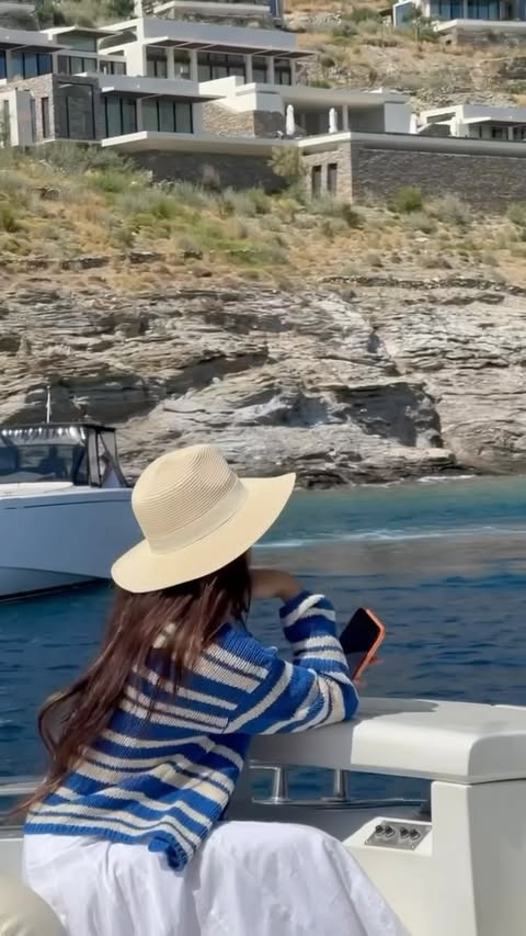 Instagram post by @chloekim for Chase Sapphire. Caption reads: #ad Vacation of my dreams! Love my @chasesapphire....